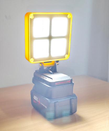 چراغ کمپ شارژی پروژکتور 4 سلولی باتری جداشونده working lamp